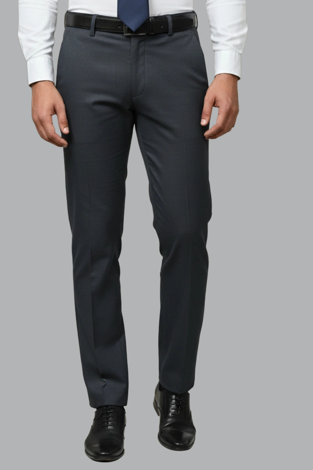 Complete view of the pant leg showing how it walks perfectly