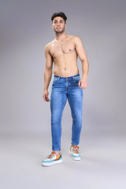 Clean hem finish highlighting the cropped ankle length