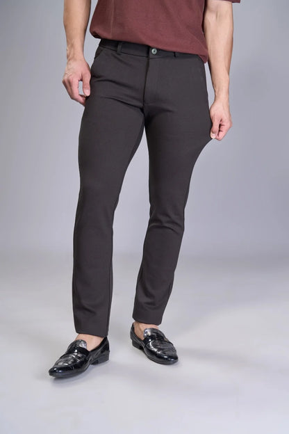 Breathable stretch trousers engineered for all-day airflow and comfort
