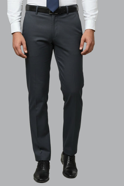 Complete view of the pant leg showing how it walks perfectly