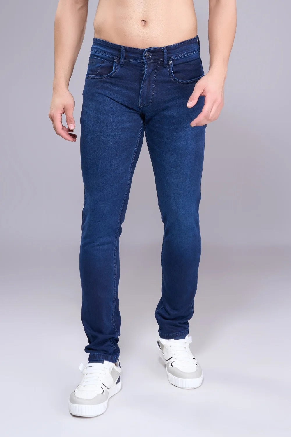 Front view of men’s dark blue colour jeans in regular fit
