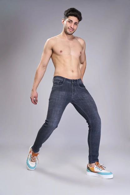 Demonstration of stretch and recovery during walking motion
