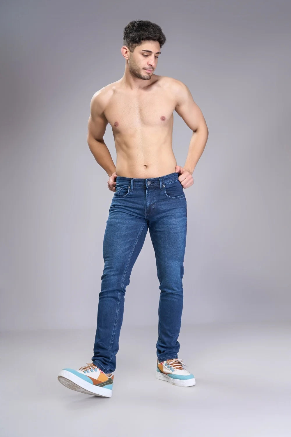 Men's light blue regular fit jeans – premium front view
