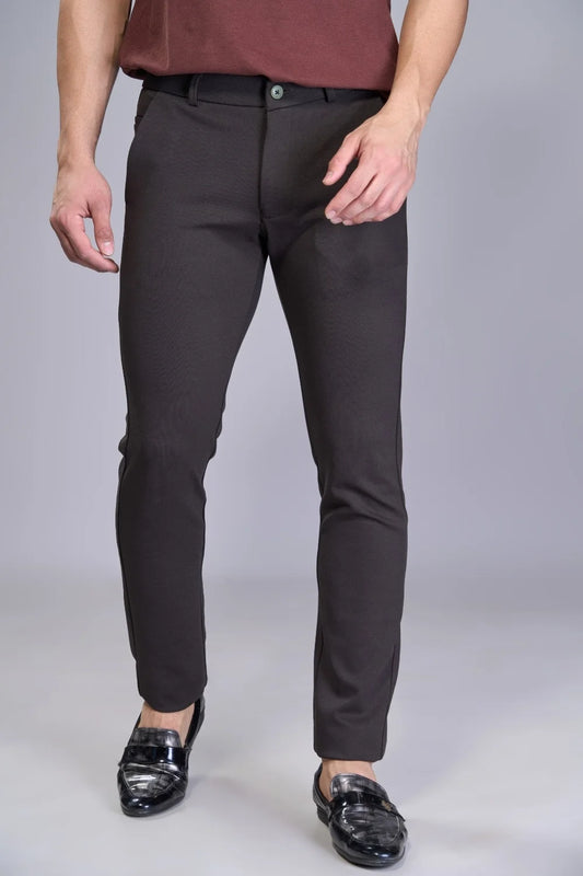 Men’s brown stretch trousers with modern tailored silhouette
