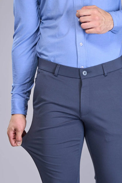 Men’s grey stretch trousers with a clean tailored silhouette
