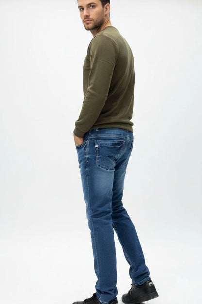 Back view of men’s regular fit blue jeans