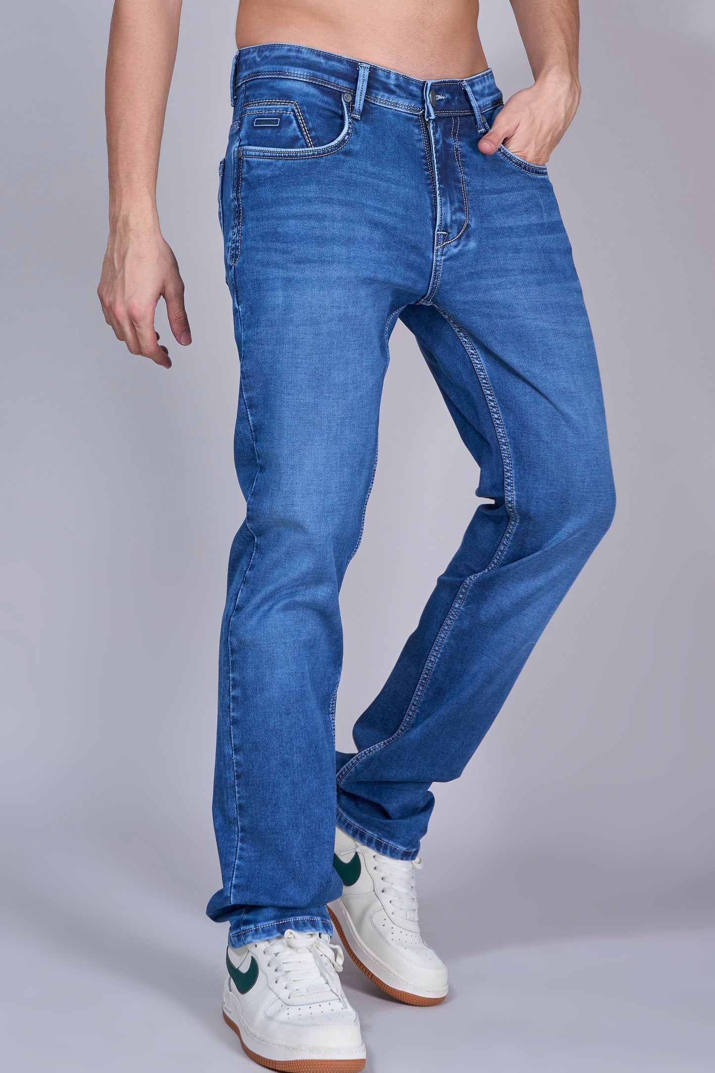 Men's Glacier Wash Blue Straight Fit Jeans