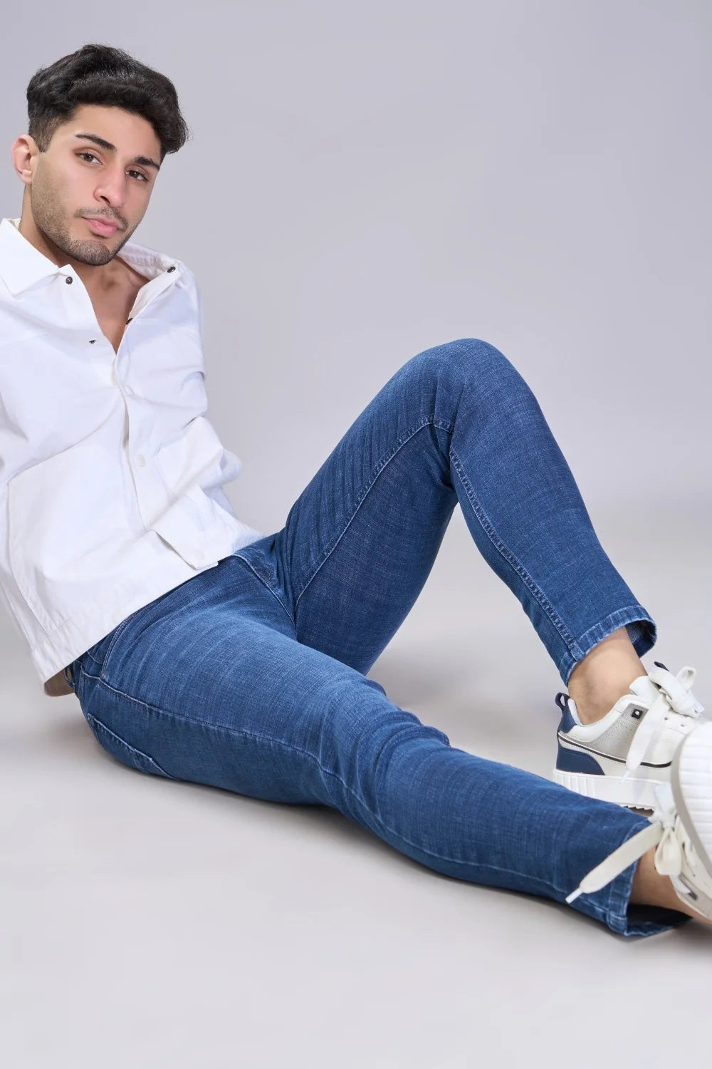 Bartack and reinforced seams at stress points for long-lasting wear
